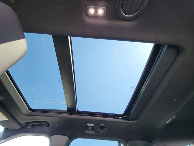 Certified 2025 Ford Explorer Platinum w/ LUX Leather Package image 11