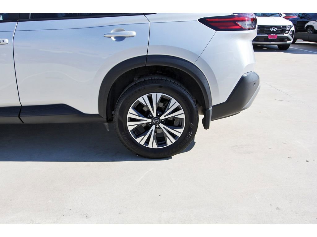 Used 2023 Nissan Rogue SV FWD image 32