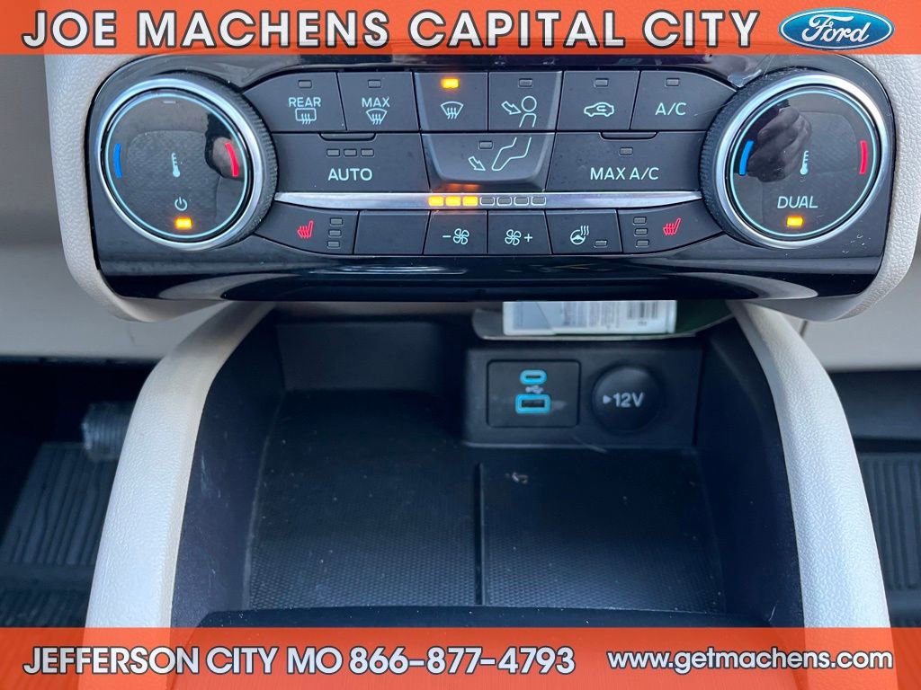 Certified 2022 Ford Escape SE w/ SE Sport Appearance Package image 15