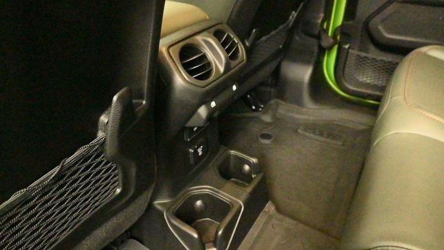 Used 2025 Jeep Gladiator Mojave w/ Convenience Group AWD/4WD image 11