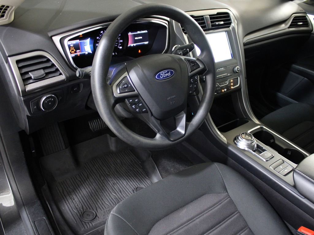 Certified 2020 Ford Fusion SE image 17