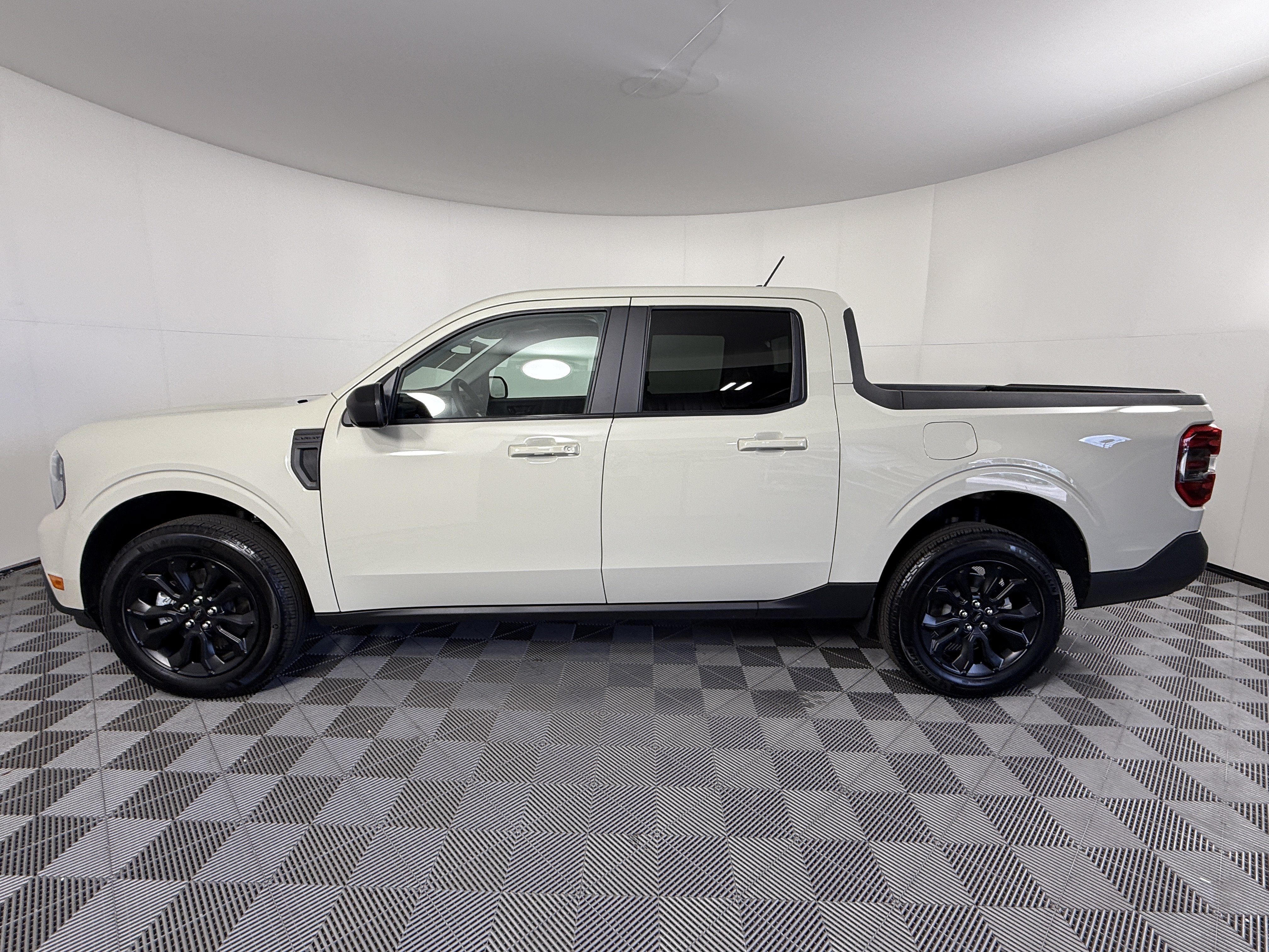 Certified 2024 Ford Maverick Lariat w/ Black Appearance Package FWD image 5