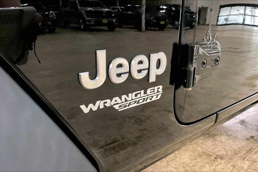 Used 2020 Jeep Wrangler Sport AWD/4WD image 8