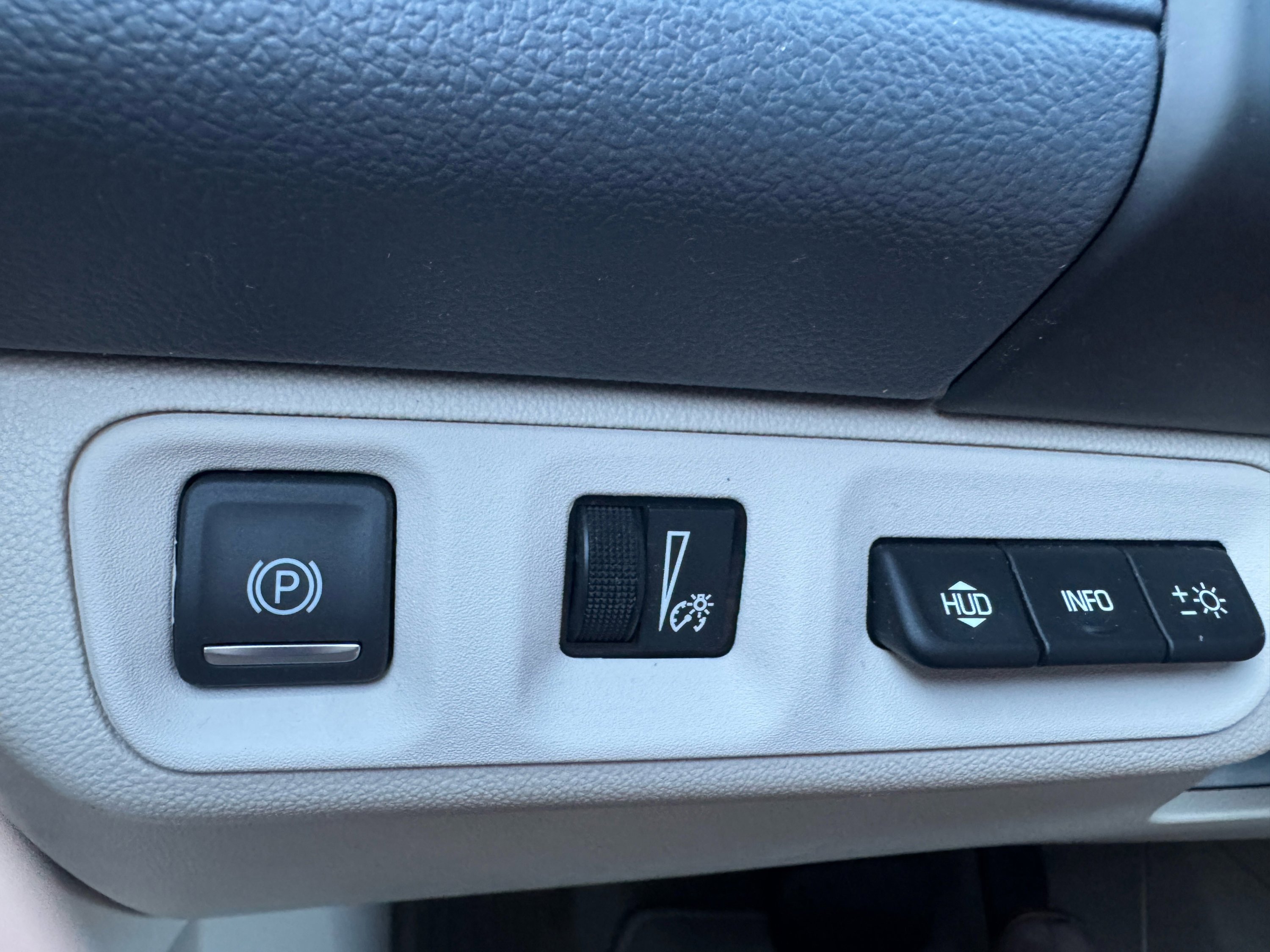 Used 2023 GMC Acadia Denali w/ Denali Ultimate Package image 27