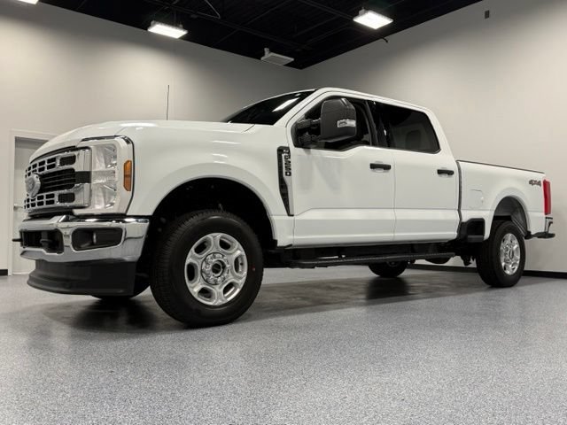 Certified 2025 Ford F250 XLT AWD/4WD image 5