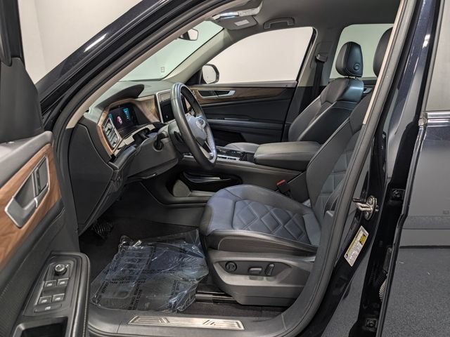 Used 2024 Volkswagen Atlas SE AWD/4WD image 12