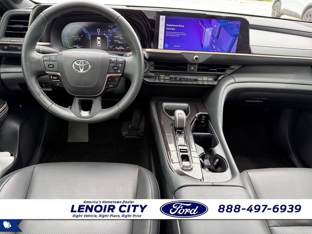 Used 2024 Toyota Crown AWD/4WD image 15