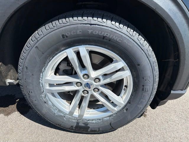 Certified 2023 Ford Explorer XLT w/ Equipment Group 202A AWD/4WD image 4