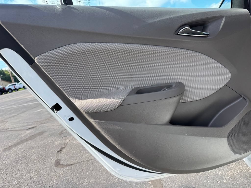 Used 2017 Chevrolet Cruze LT FWD image 25