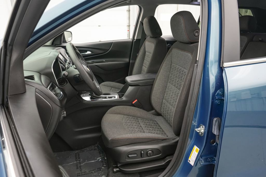 Used 2024 Chevrolet Equinox LT FWD image 11