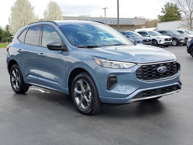 Certified 2024 Ford Escape ST-Line w/ Tech Pack #1 AWD/4WD image 2