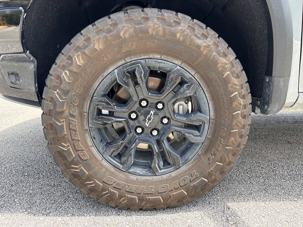 Used 2024 Chevrolet Silverado 1500 ZR2 w/ Technology Package AWD/4WD image 14