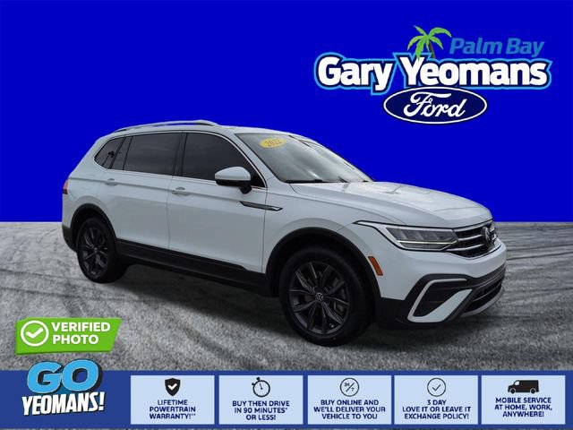 Used 2022 Volkswagen Tiguan SE w/ Panoramic Sunroof Package FWD image 1