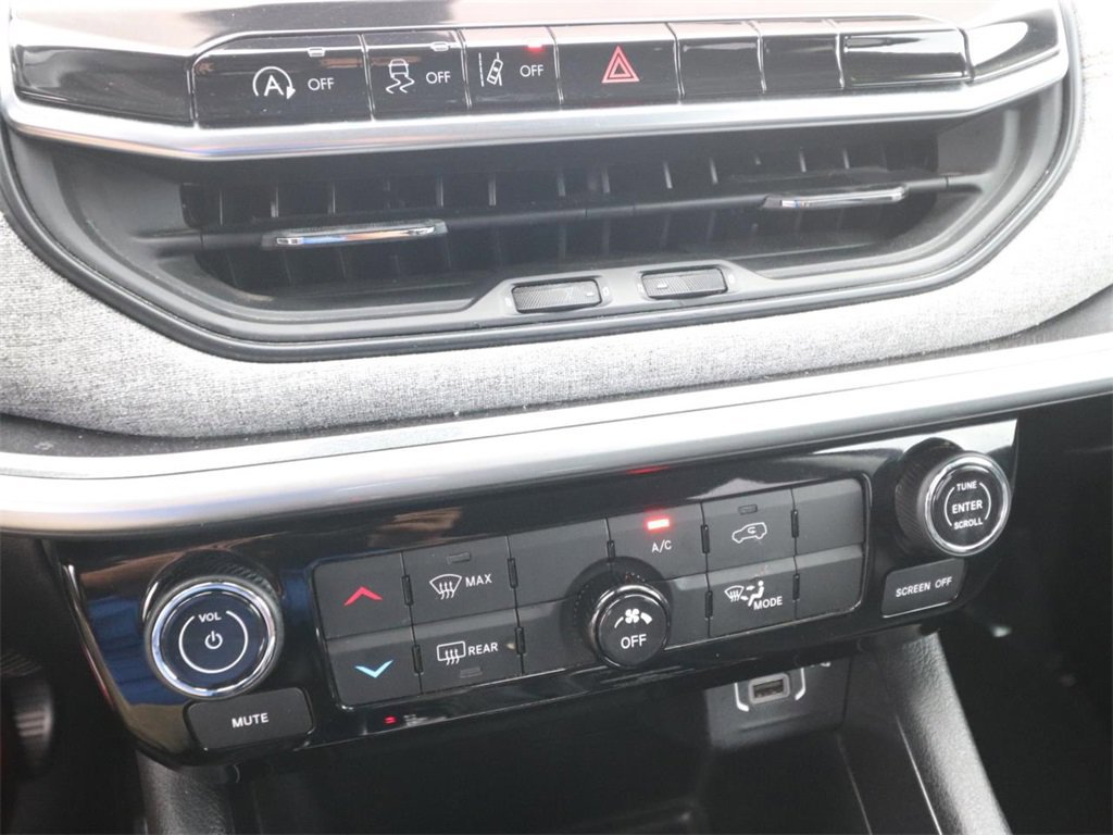 Used 2022 Jeep Compass Latitude image 19