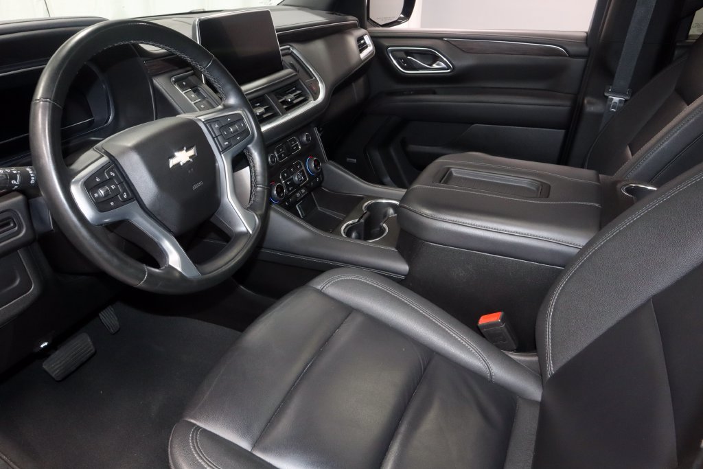 Used 2024 Chevrolet Suburban LT w/ LT Signature Plus Package AWD/4WD image 24