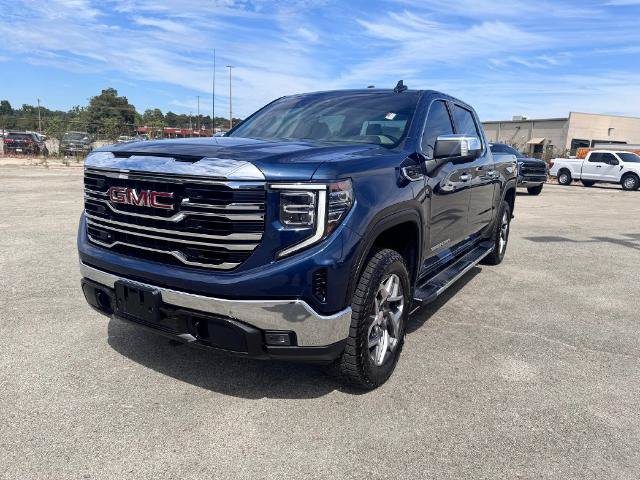 Used 2022 GMC Sierra 1500 SLT w/ SLT Premium Package AWD/4WD image 3