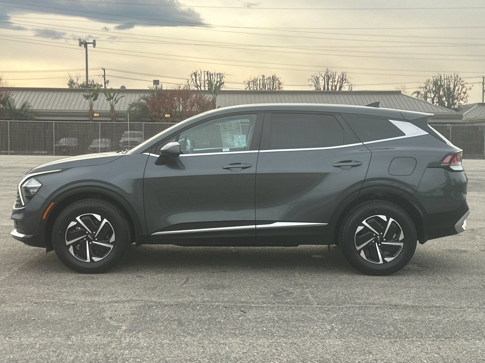 Used 2023 Kia Sportage LX image 7