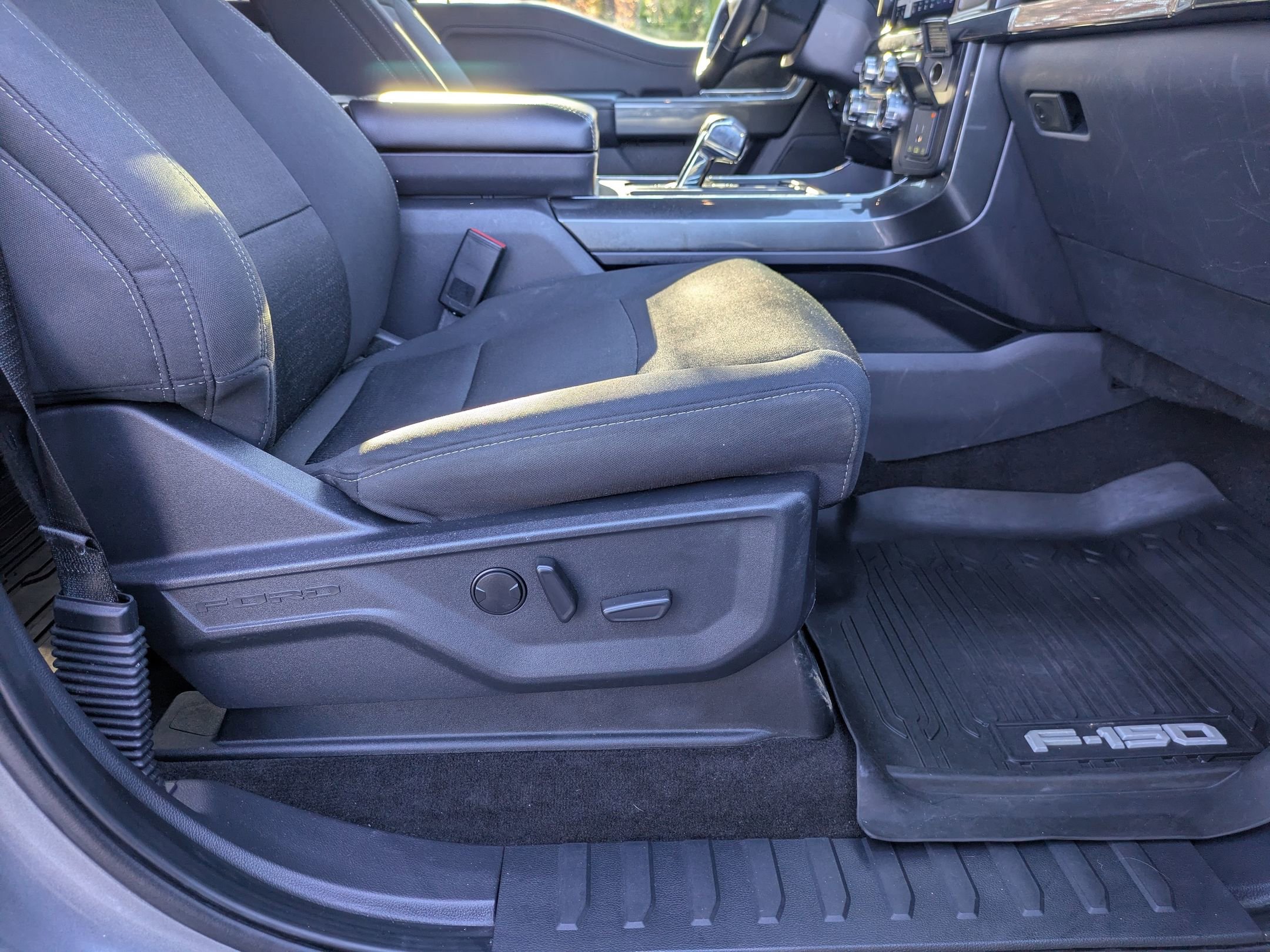 Certified 2022 Ford F150 XLT w/ Equipment Group 302A High image 37