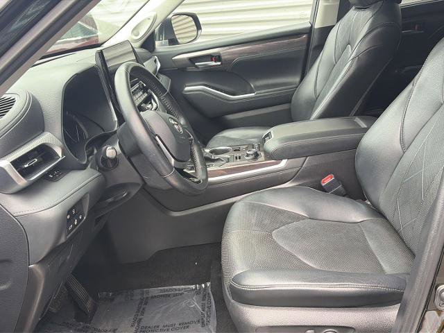 Used 2021 Toyota Highlander Platinum image 9