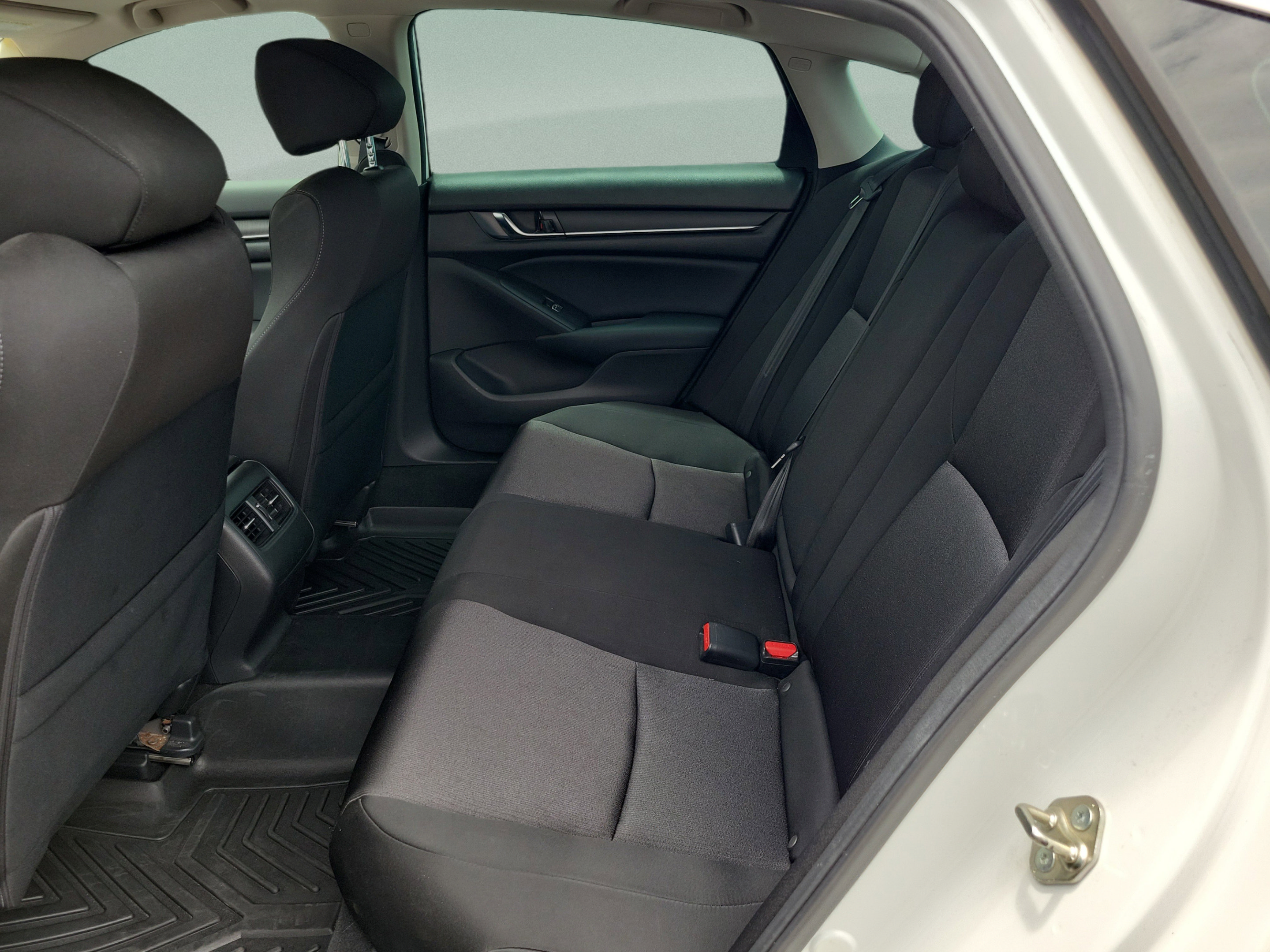 Used 2018 Honda Accord EX image 13