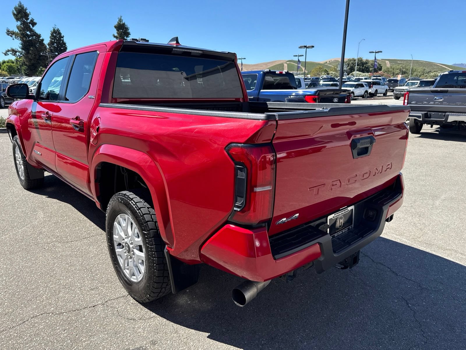 Used 2024 Toyota Tacoma SR5 AWD/4WD image 3