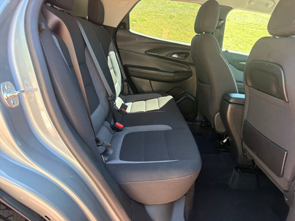 Used 2025 Chevrolet TrailBlazer LT AWD/4WD image 26