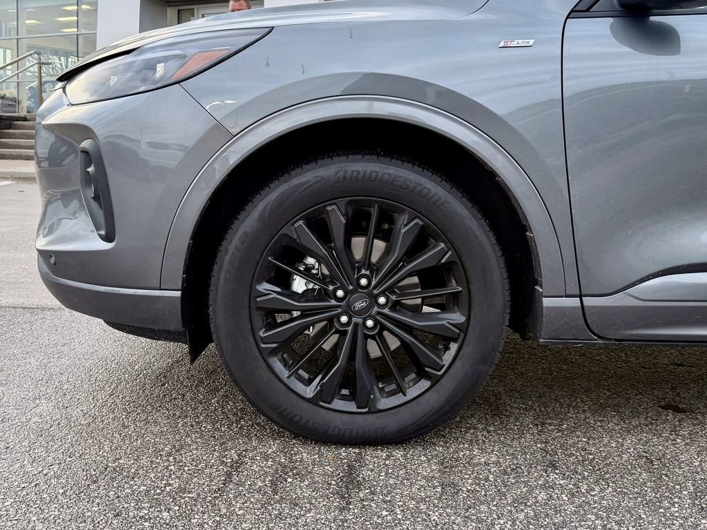 Certified 2025 Ford Escape ST-Line Elite w/ Premium Technology Package image 27