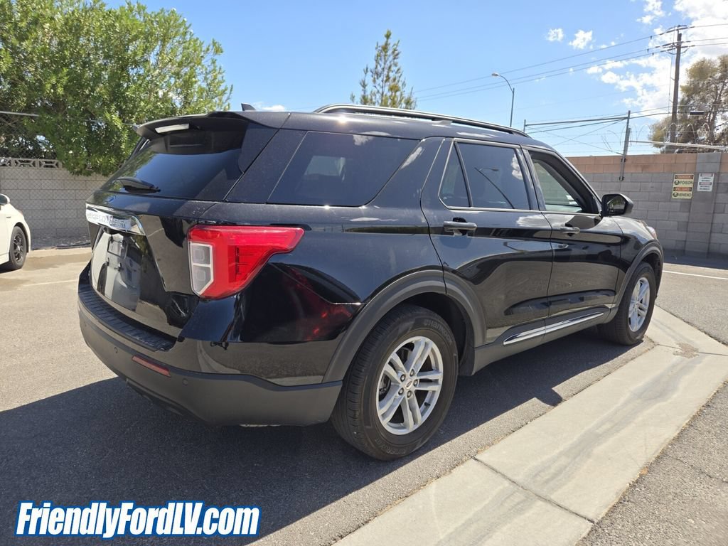 Certified 2023 Ford Explorer XLT RWD image 4