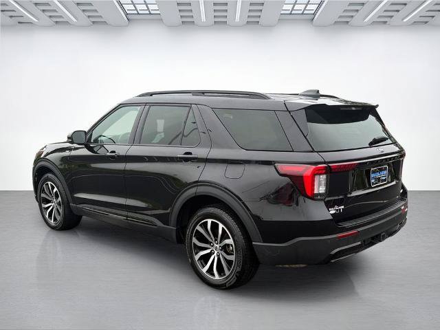 Certified 2025 Ford Explorer ST-Line AWD/4WD image 5