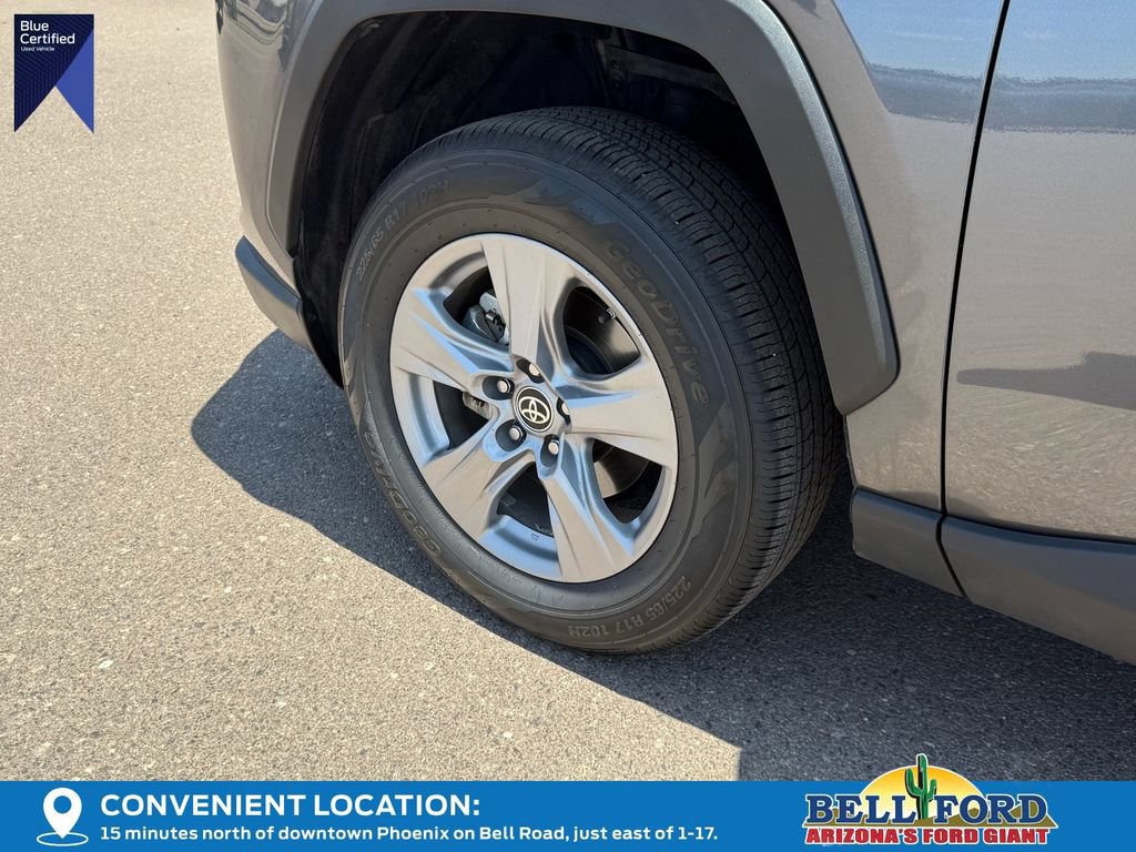 Used 2022 Toyota RAV4 LE AWD/4WD image 5