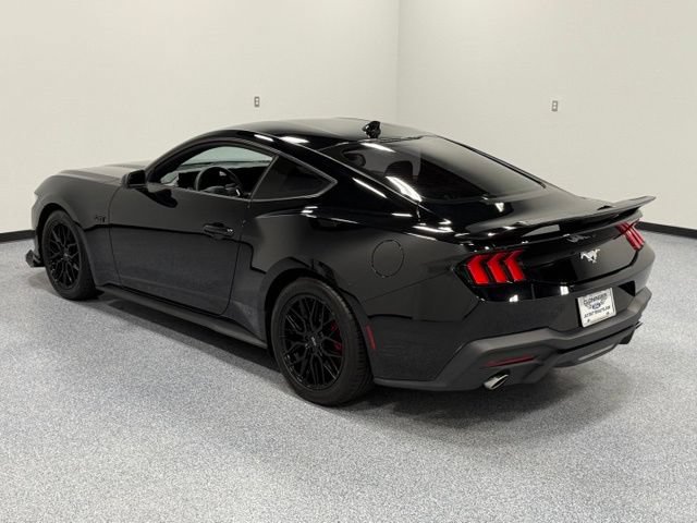 Certified 2024 Ford Mustang Coupe RWD image 9