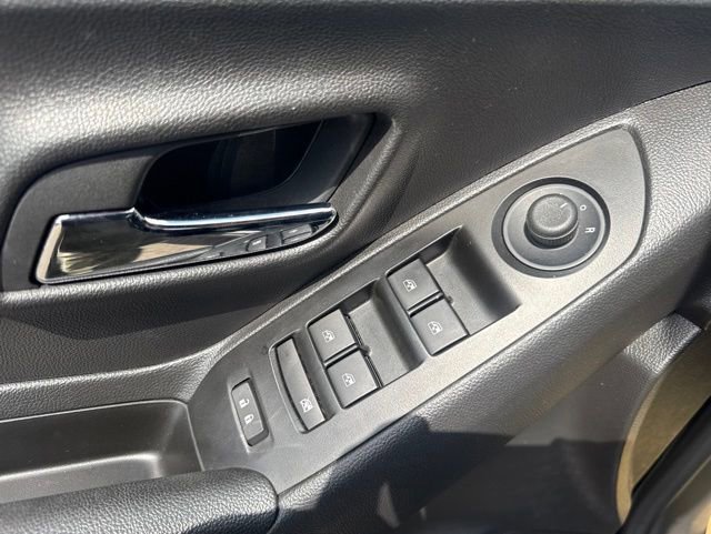 Used 2022 Chevrolet Trax LT w/ Midnight Edition AWD/4WD image 15