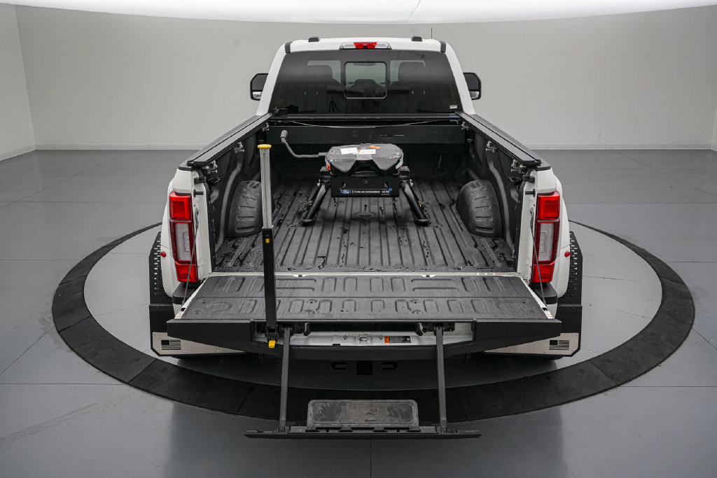 Certified 2022 Ford F450 Platinum w/ FX4 Off-Road Package AWD/4WD image 6