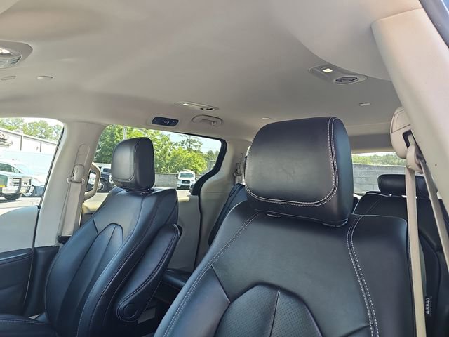 Used 2024 Chrysler Pacifica Touring-L FWD image 17