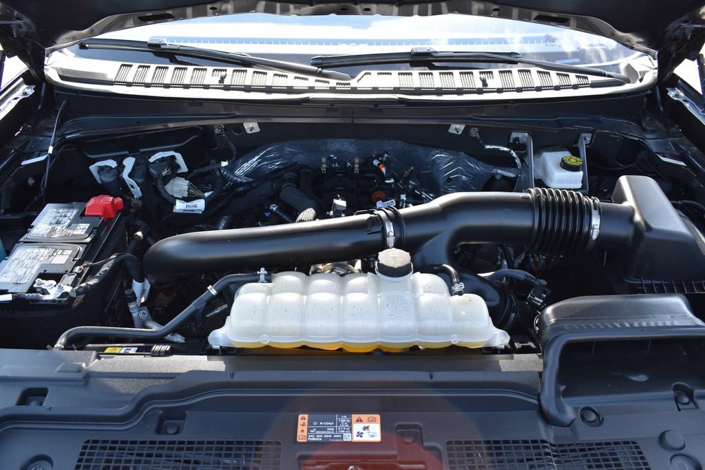 Certified 2025 Ford Expedition Active AWD/4WD image 12