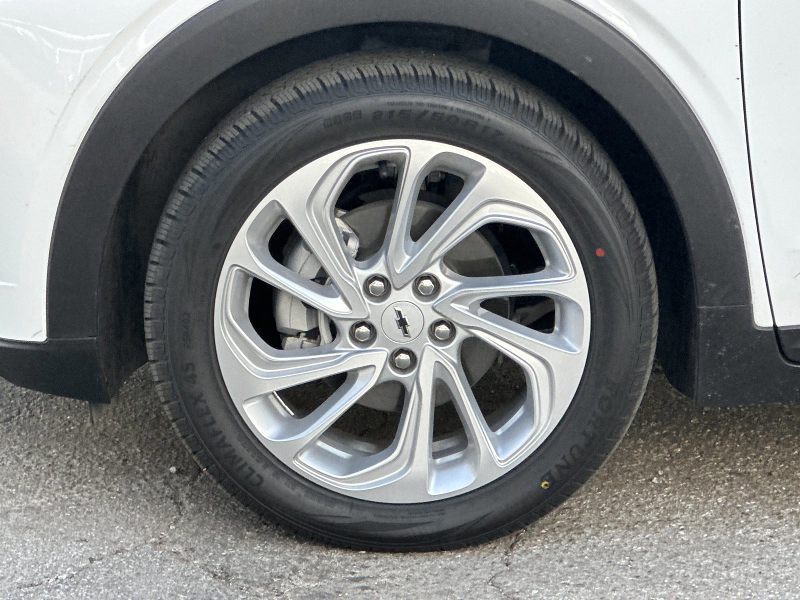 Used 2022 Chevrolet Bolt EUV LT w/ Comfort Package image 25