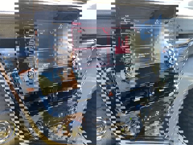 Used 2024 Toyota Camry SE image 16