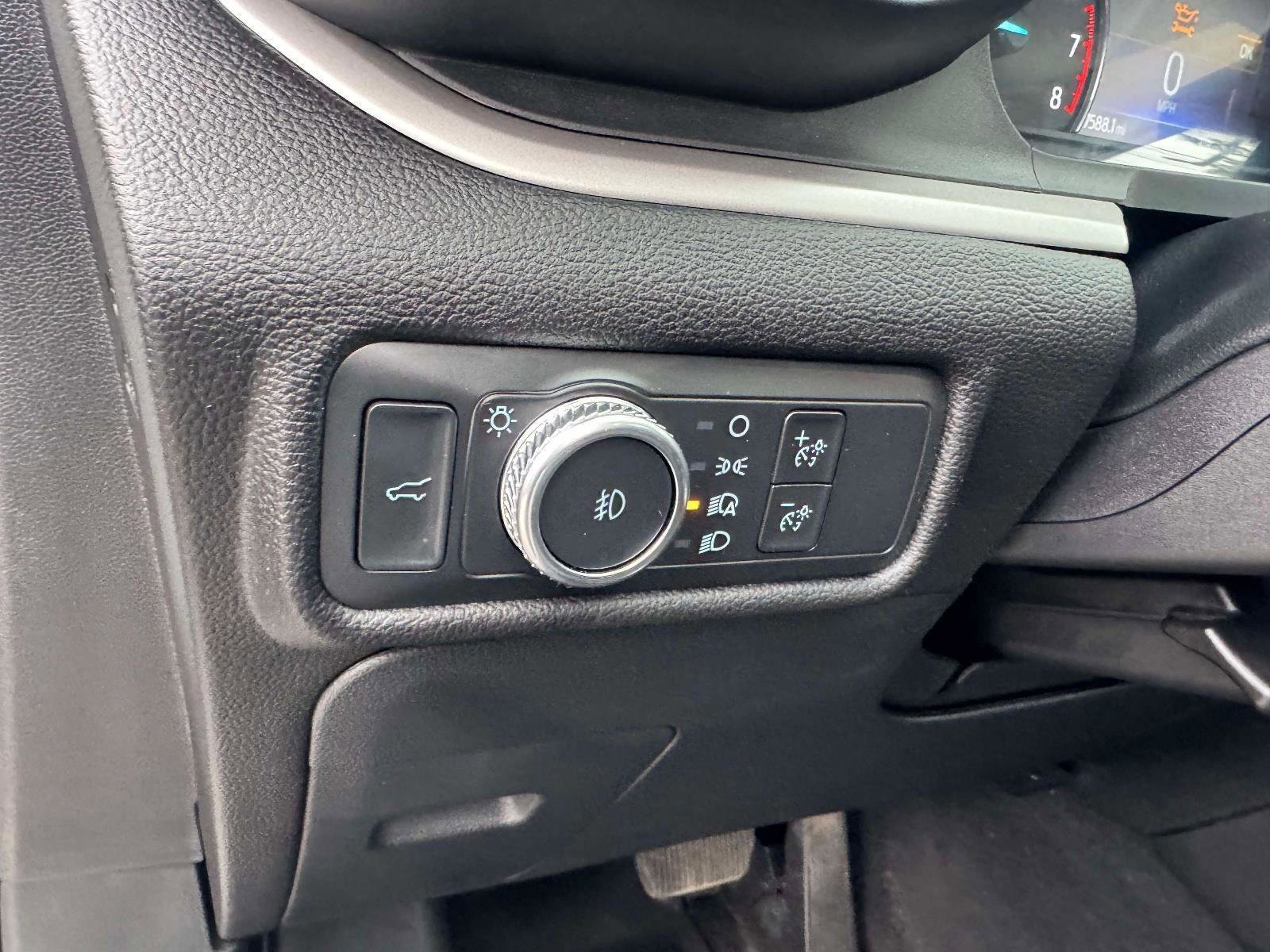 Certified 2022 Ford Explorer XLT w/ Equipment Group 202A image 23