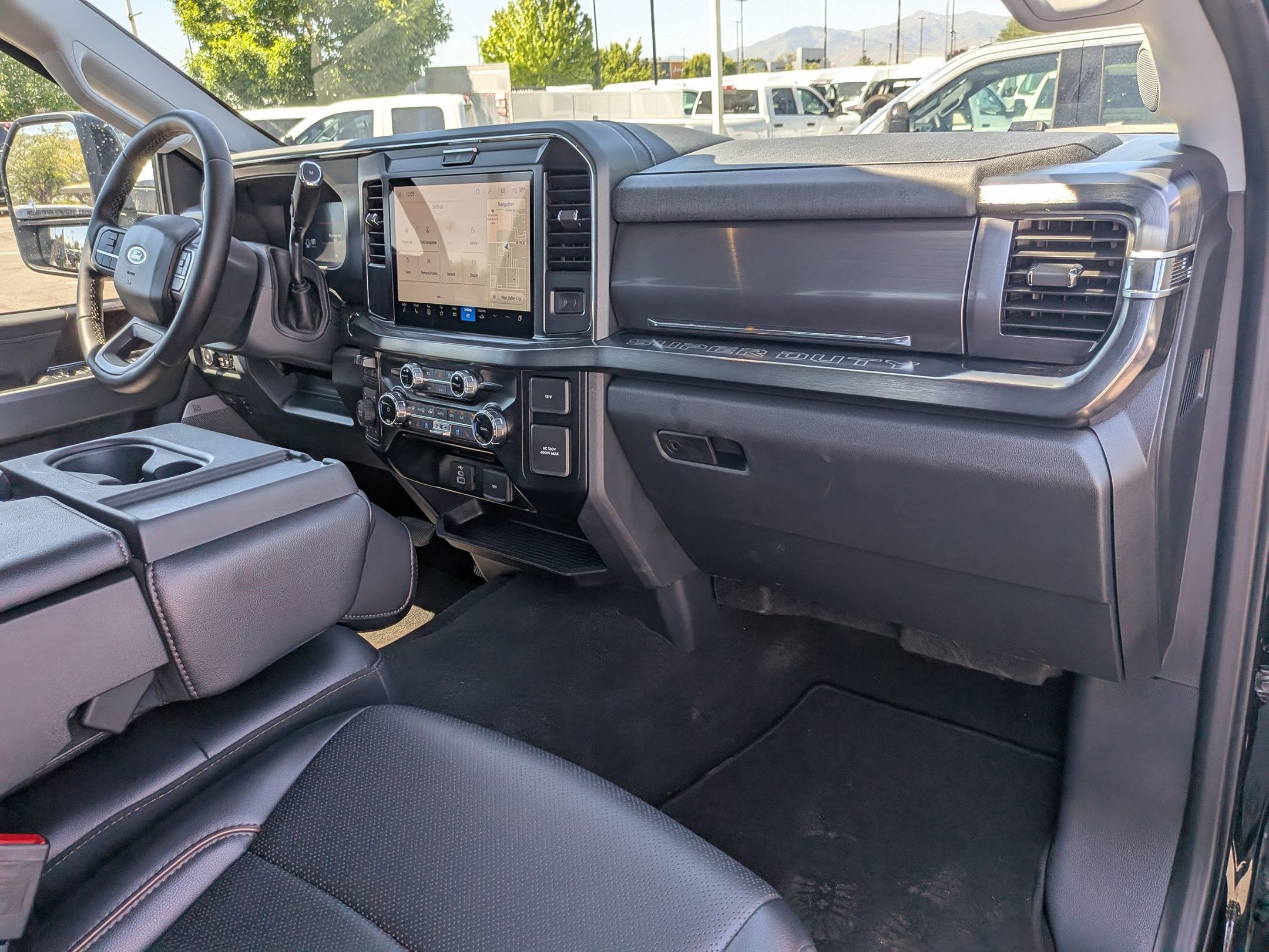 Certified 2025 Ford F350 Lariat w/ Camper Package AWD/4WD image 36