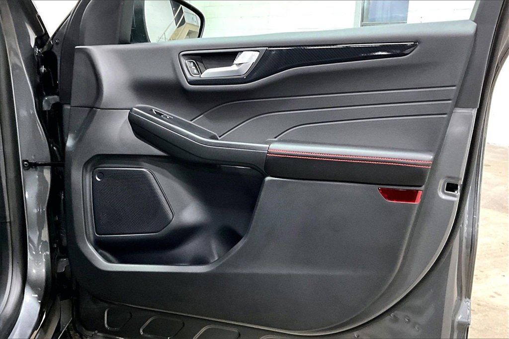 Certified 2025 Ford Escape ST-Line Select w/ Tech Pack #1 image 23