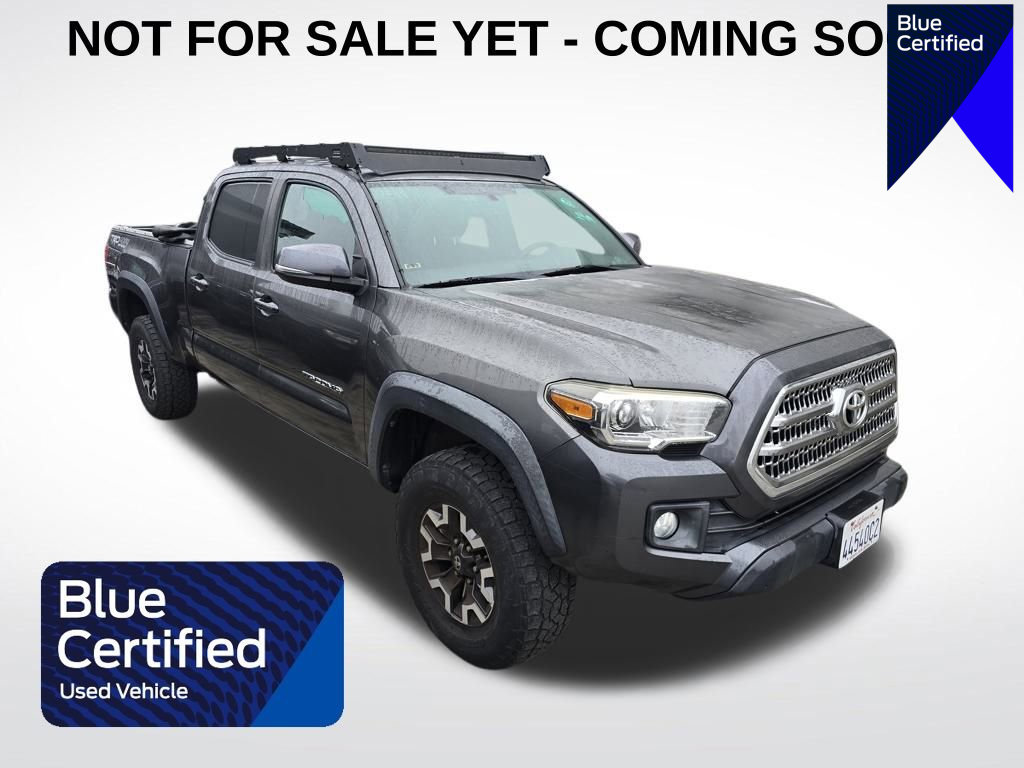 Used 2017 Toyota Tacoma TRD Off-Road image 1