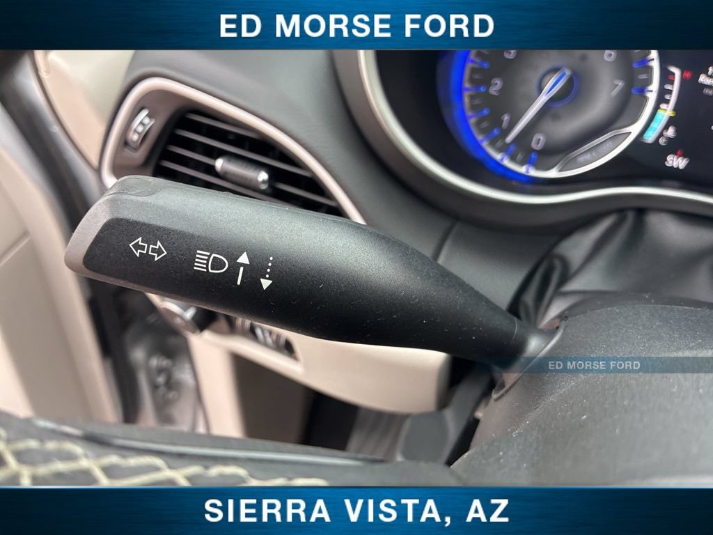 Used 2024 Chrysler Pacifica Touring-L FWD image 36