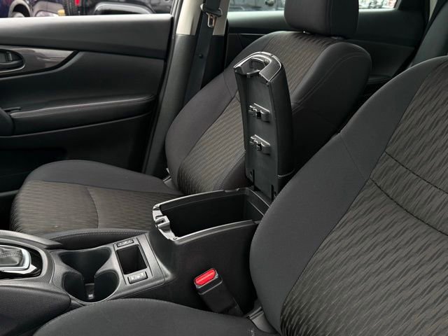 Used 2019 Nissan Rogue S image 44