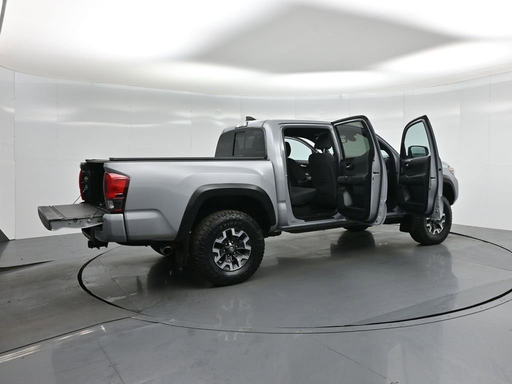 Used 2018 Toyota Tacoma TRD Off-Road image 5
