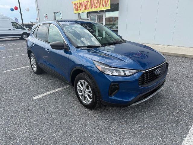 Certified 2023 Ford Escape Active AWD/4WD image 2