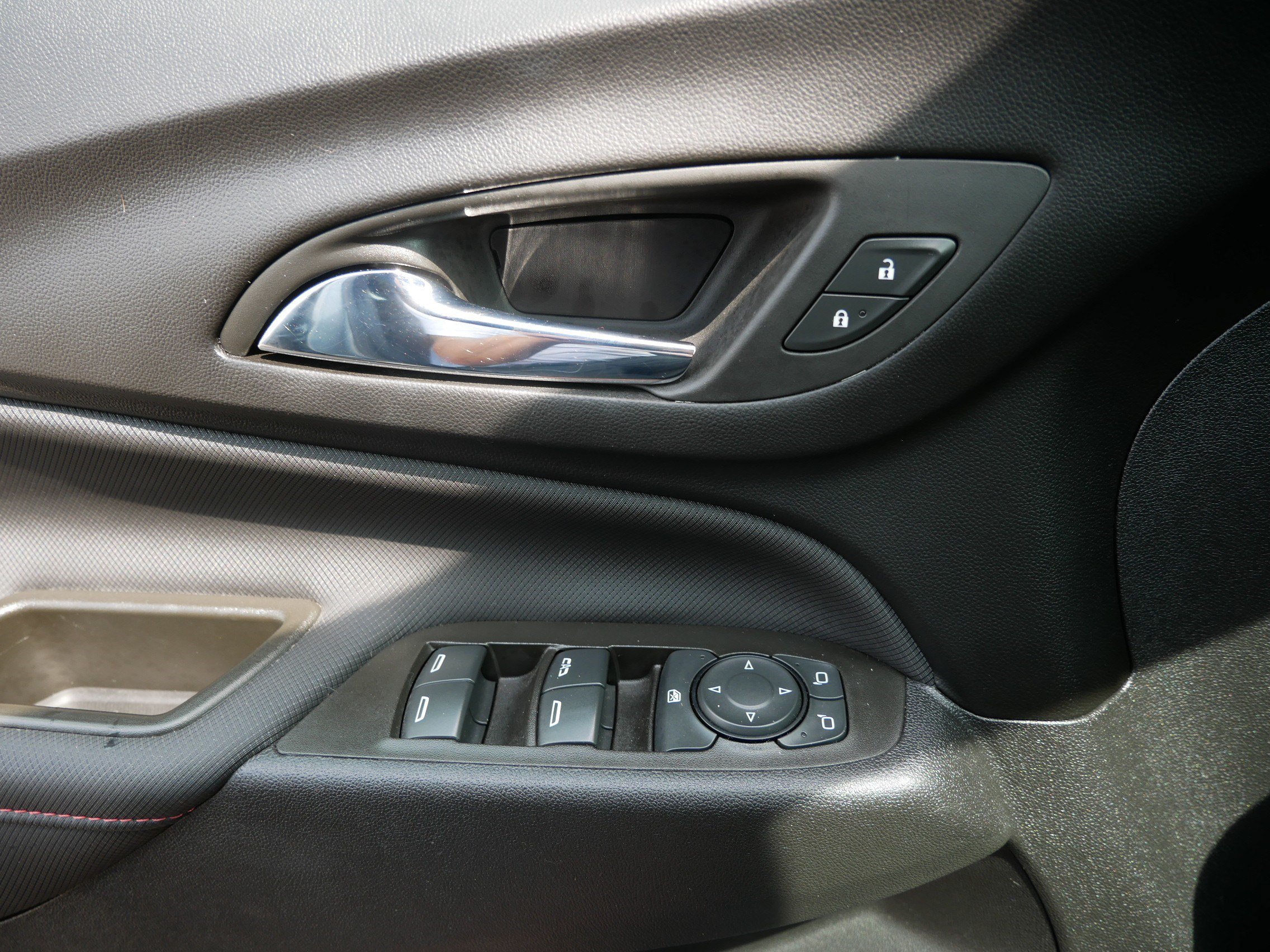 Used 2024 Chevrolet Equinox RS AWD/4WD image 28