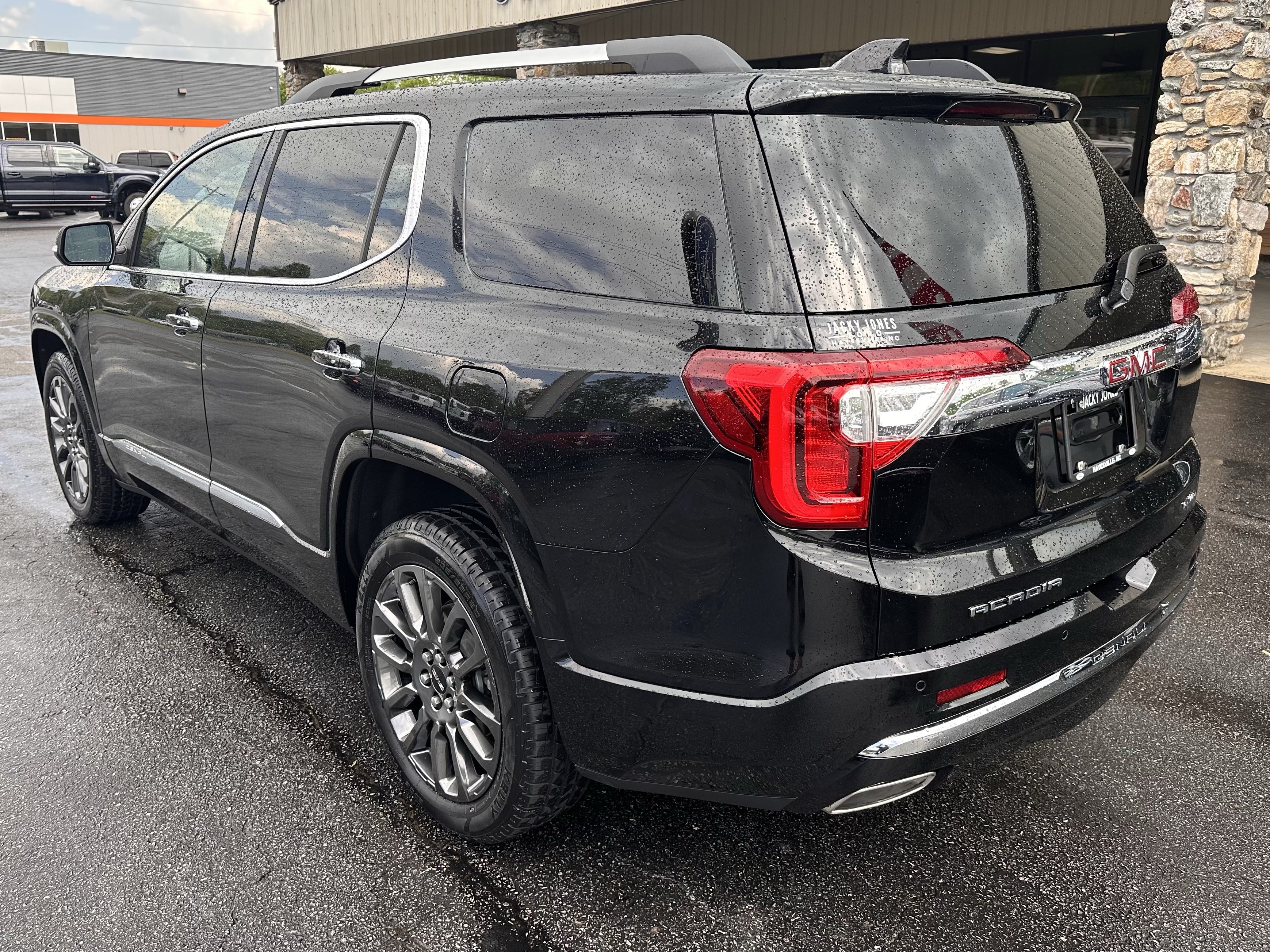 Used 2023 GMC Acadia Denali w/ Black Diamond Edition AWD/4WD image 8