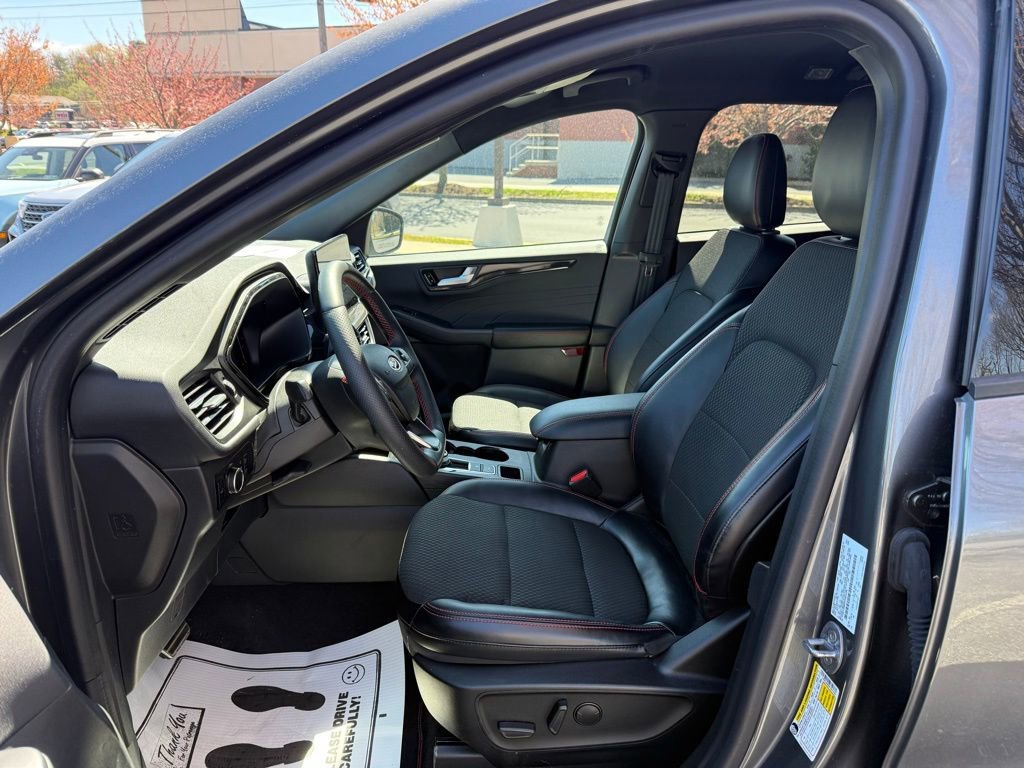 Certified 2023 Ford Escape ST-Line w/ Tech Pack #1 image 11