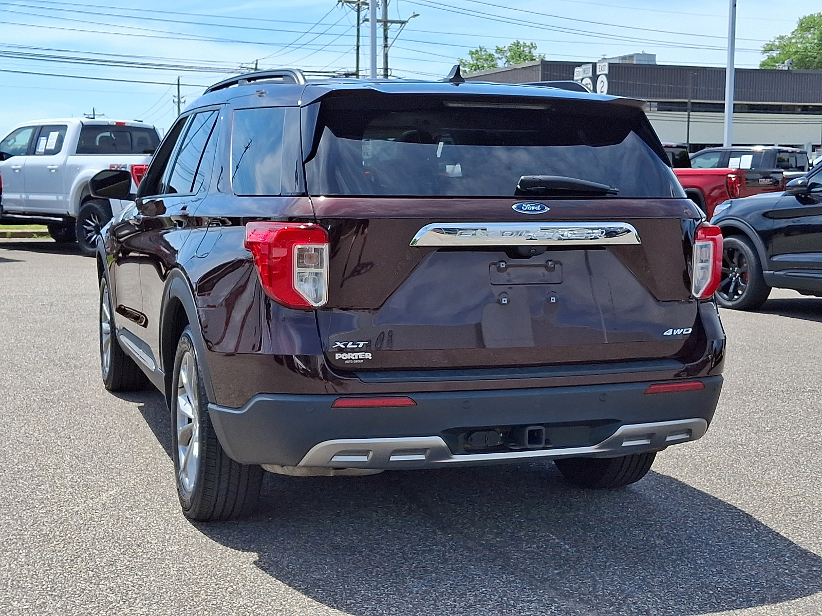Certified 2023 Ford Explorer XLT w/ Equipment Group 202A AWD/4WD image 7