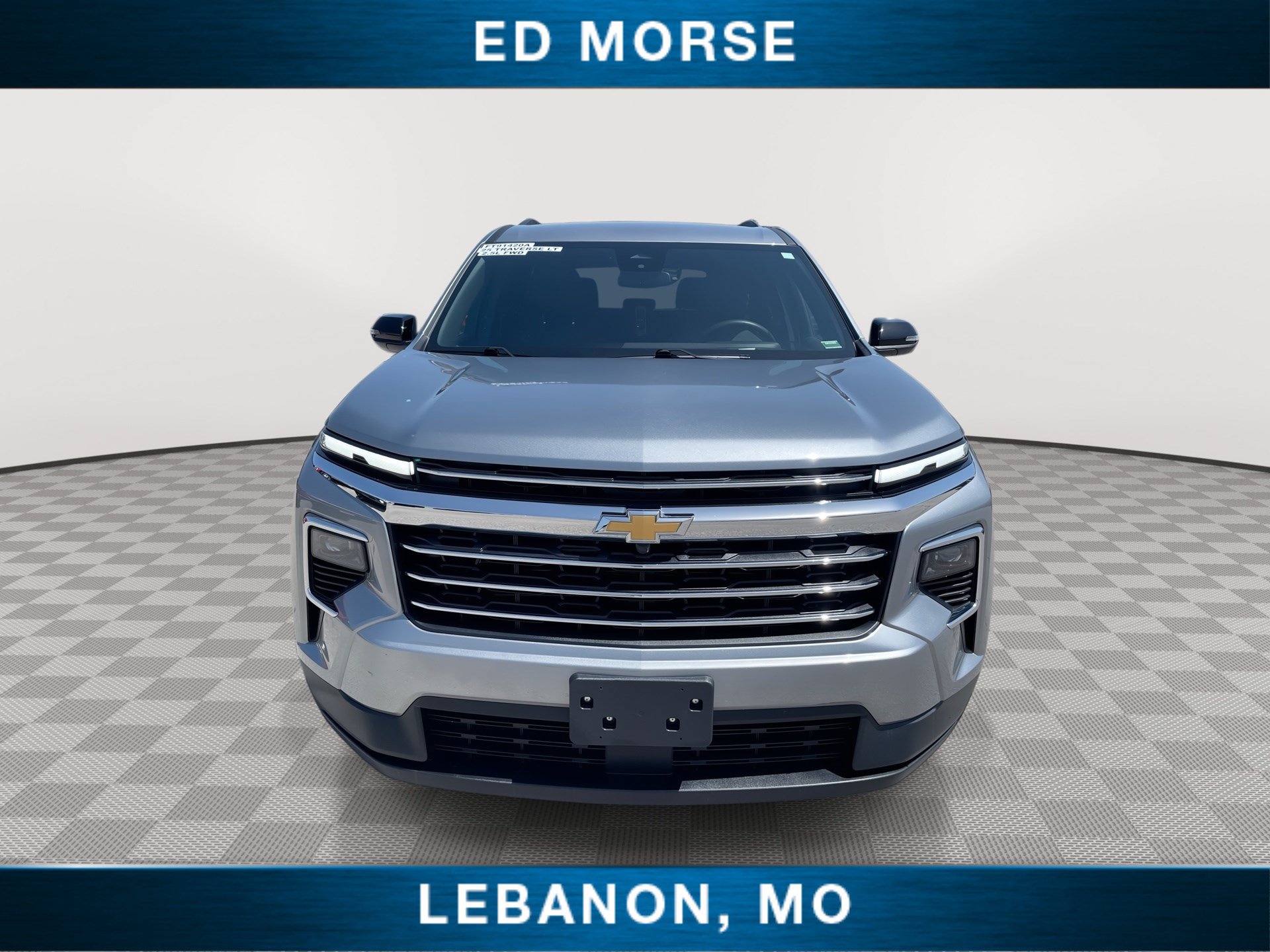 Used 2025 Chevrolet Traverse LT FWD image 3